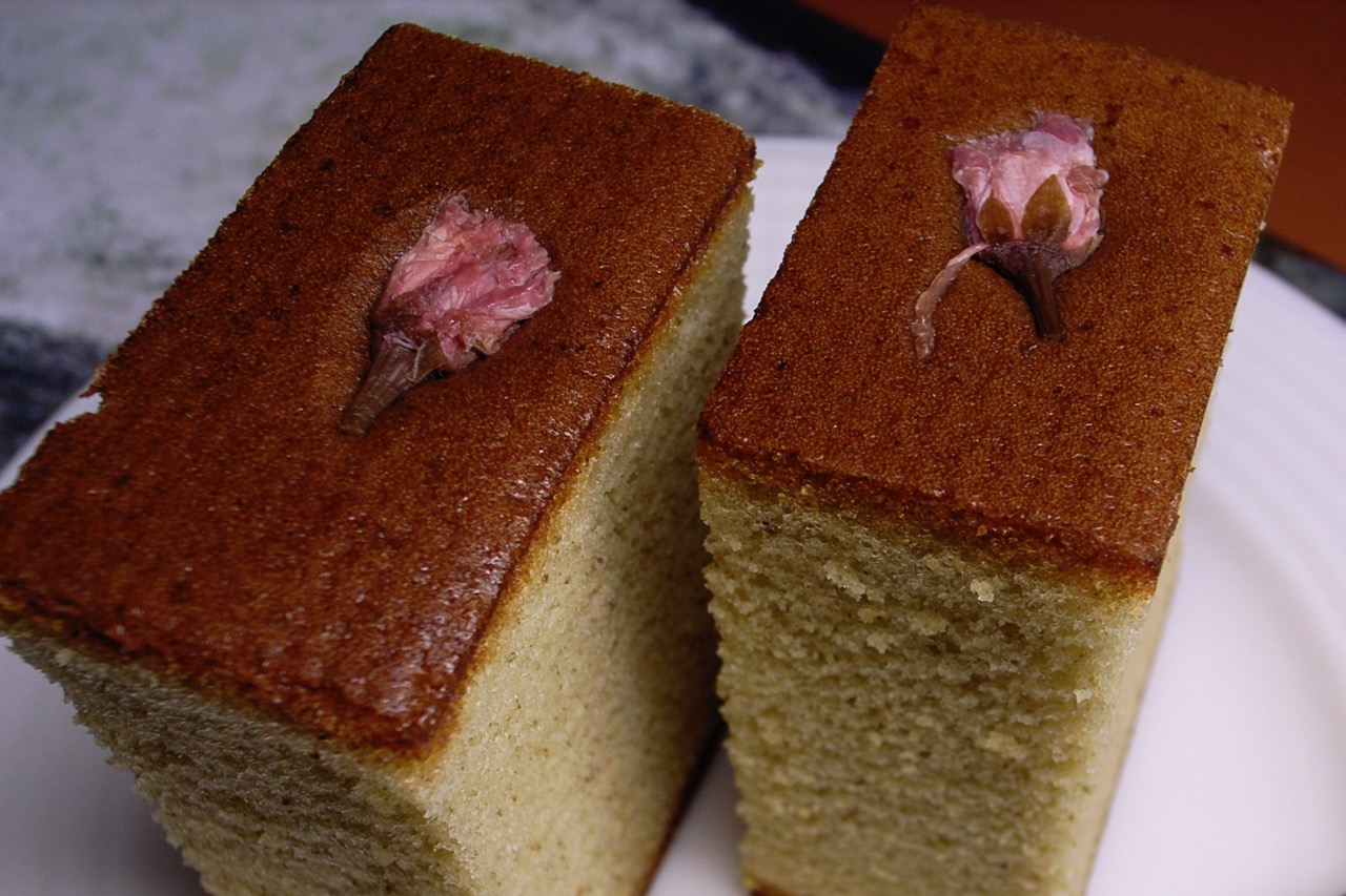 横浜文明堂の桜かすてら